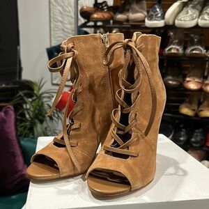 Tan Lace-Up Women's Boots